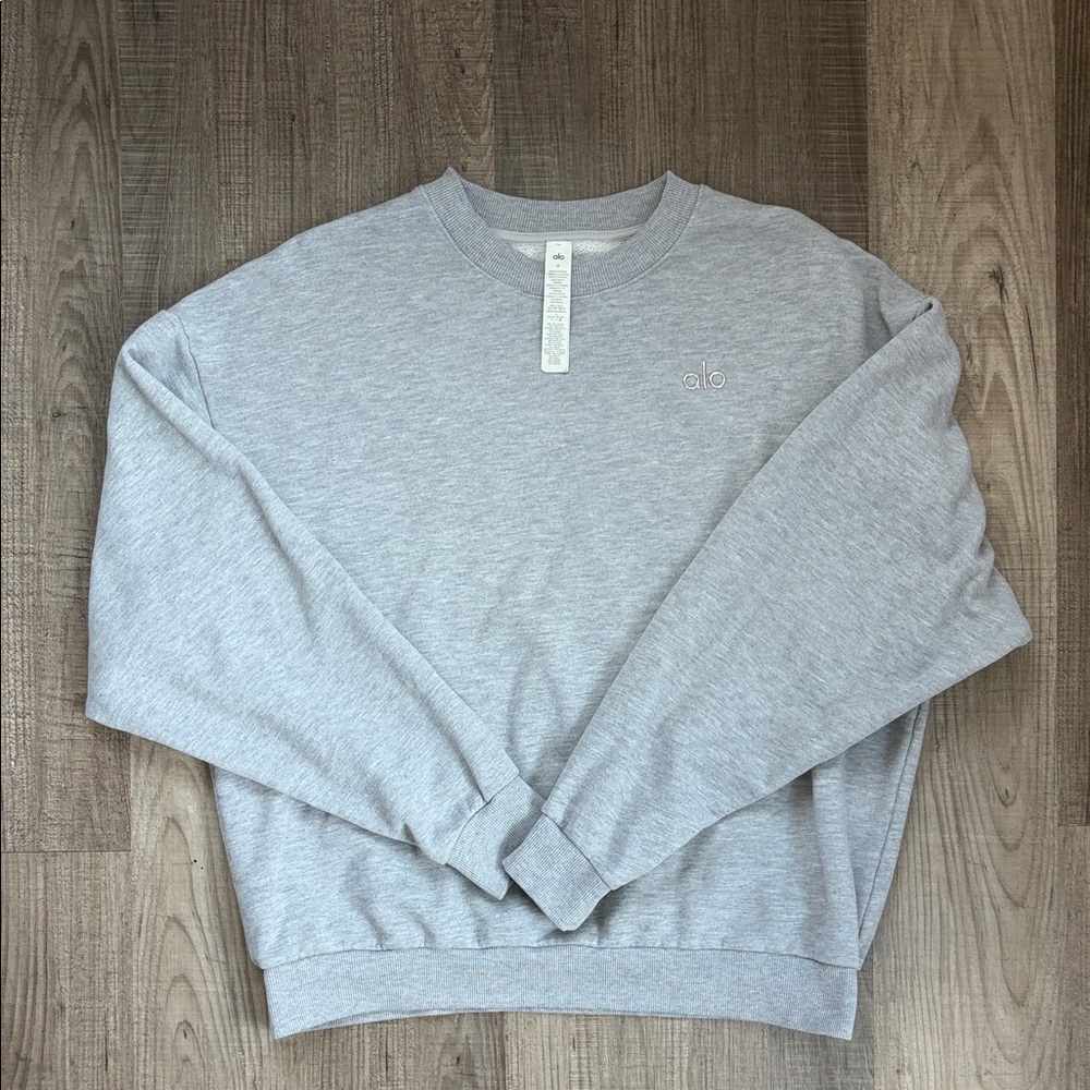 ALO Crewneck Sweatshirt in Heather Gray